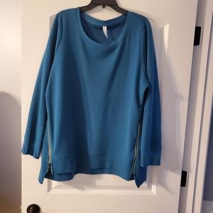 Beautiful teal long sleeve ladies top by ideology